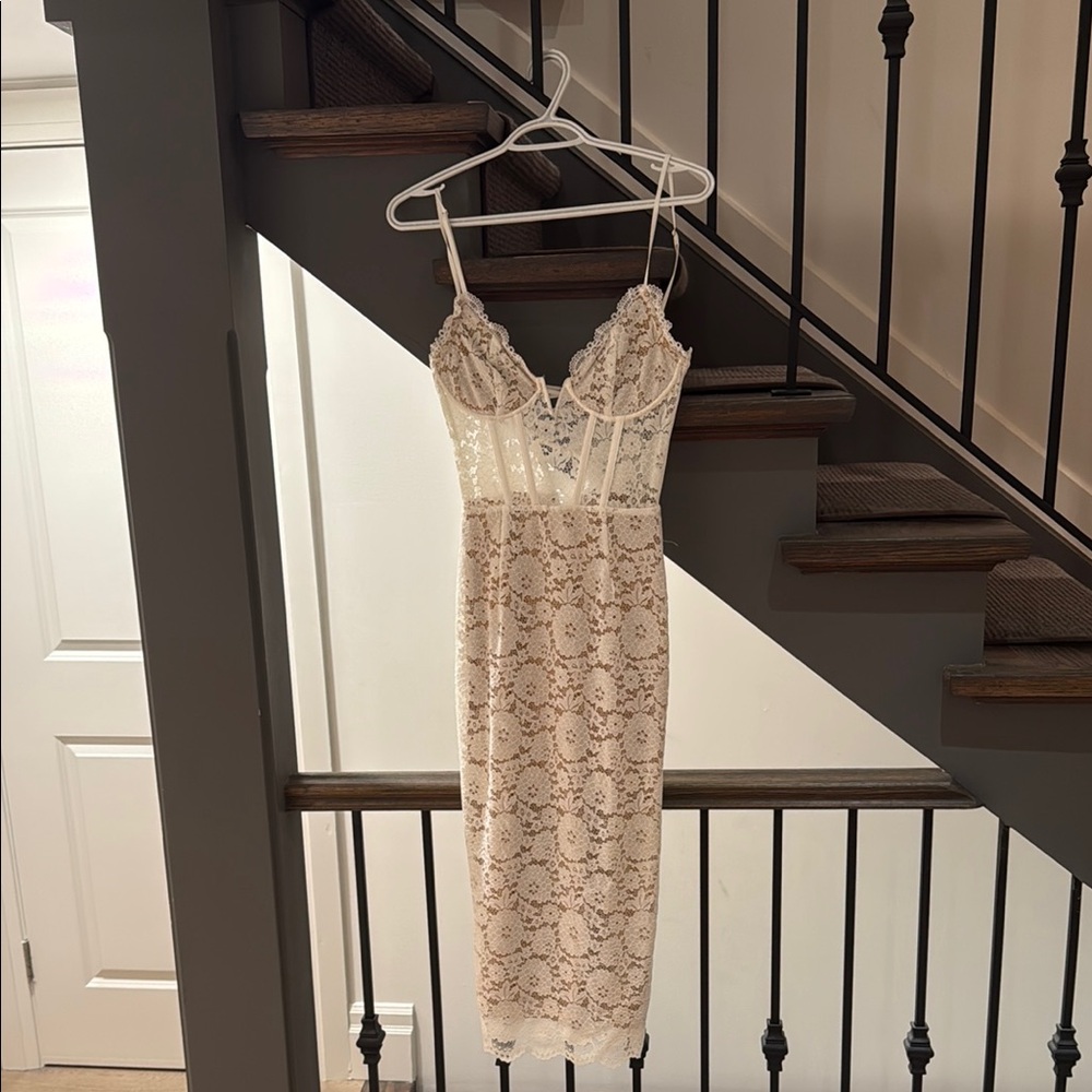 Elegant Lace Midi Dress in Cream